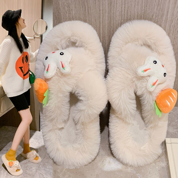 Пухени чехли с равна подметка и 3D елементи 