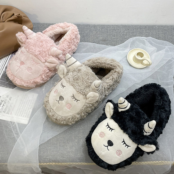 Дамски домашни пантофи с 3D апликация нов модел