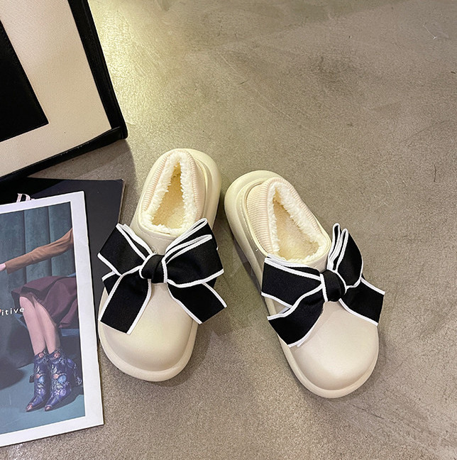 Дамски домашни пухени пантофи с панделка