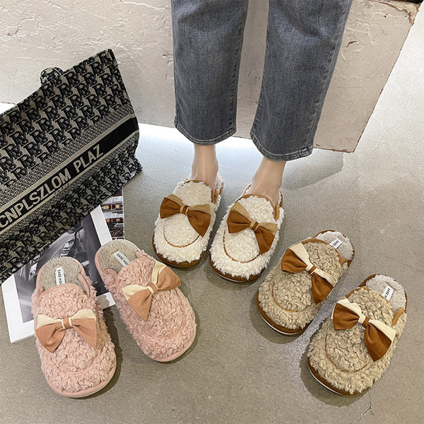 Пухени домашни чехли с панделка и равна подметка