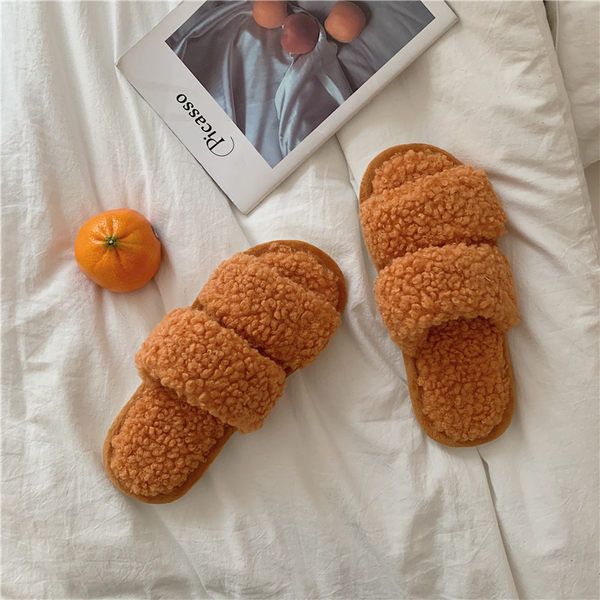 Модерни дамски домашни чехли в различни модели