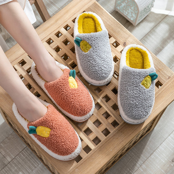 Дамски домашни чехли с апликация и равна подметка 