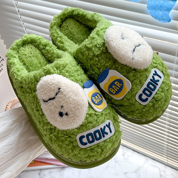 Актуални меки пантофи с надпис и 3D елементи за жени и мъже