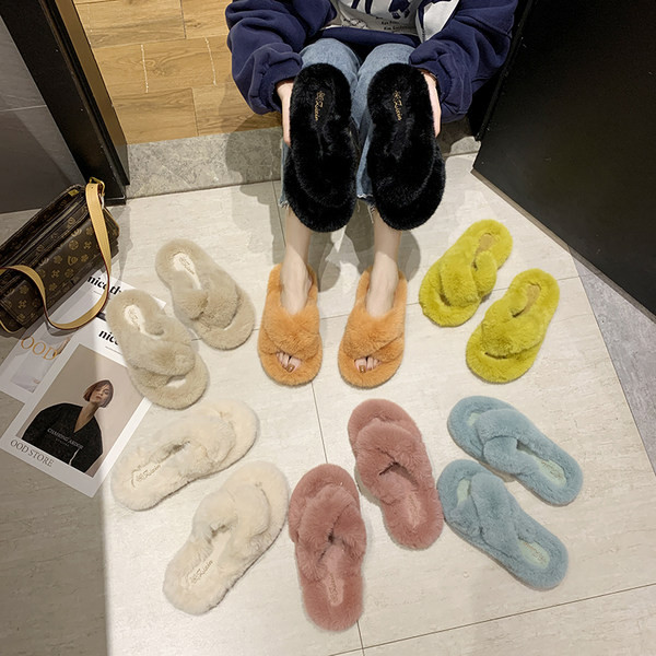 Пухени чехли с отворени пръсти - два модела