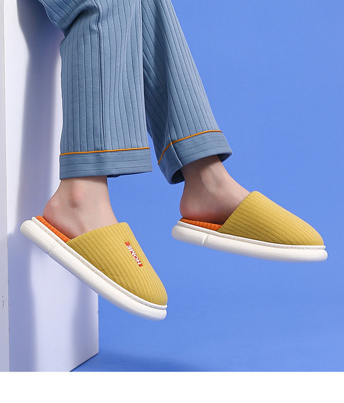 Домашни пантофи с надпис подходящи за мъже и жени