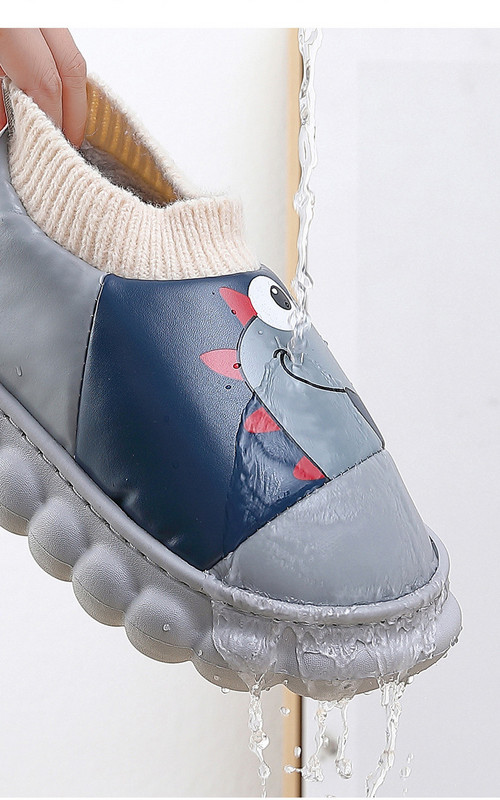 Актуални домашни пантофи за мъже и жени с апликация