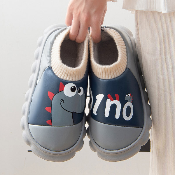 Актуални домашни пантофи за мъже и жени с апликация