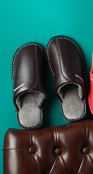 Papuci de casă din piele ecologică cu căptușeală caldă