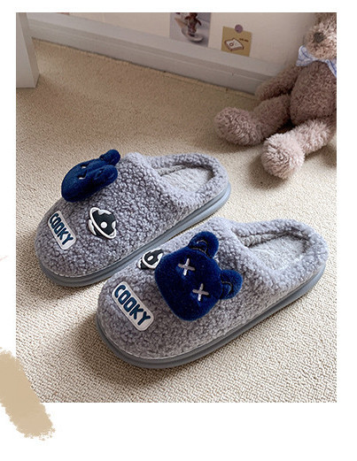 Дамски пухени  домашни чехли с 3D елемент