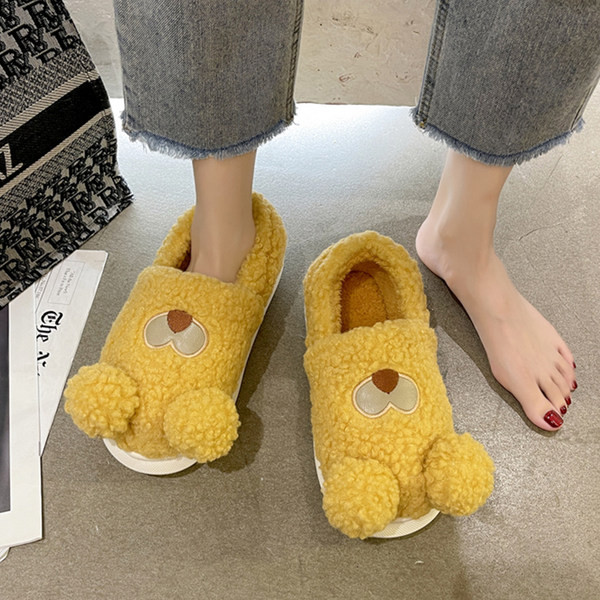 Домашни пантофи с бродерия и 3D елементи