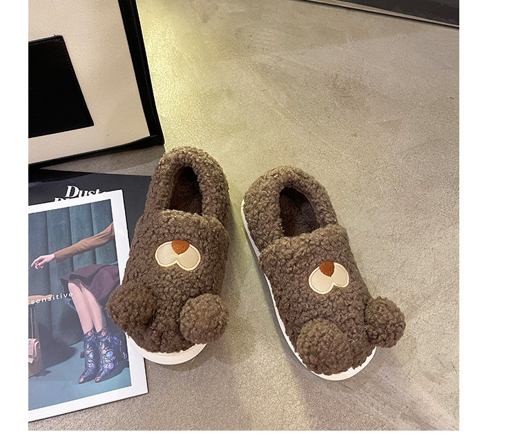 Домашни пантофи с бродерия и 3D елементи