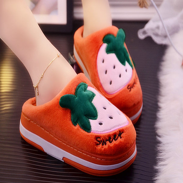 Papuci de damă cu broderie și talpă plată