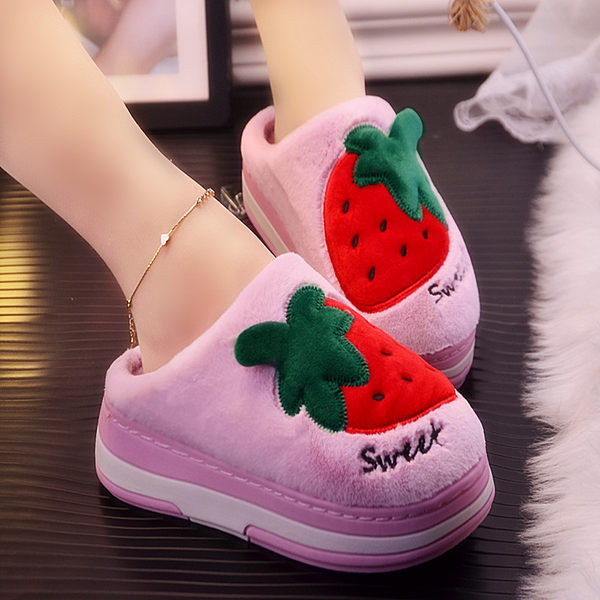 Papuci de damă cu broderie și talpă plată