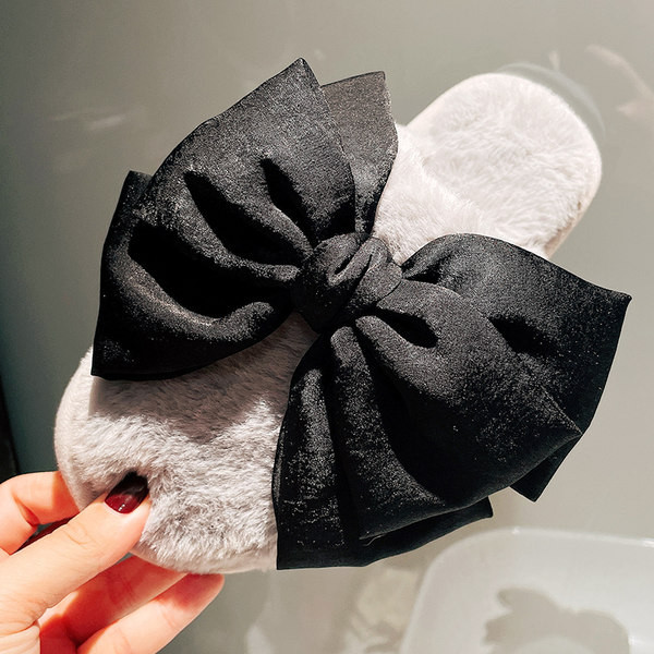 Papuci de casă din puf cu panglică