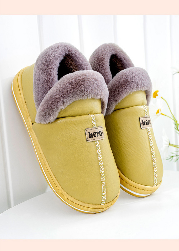 Дамски пухени пантофи с надпис 