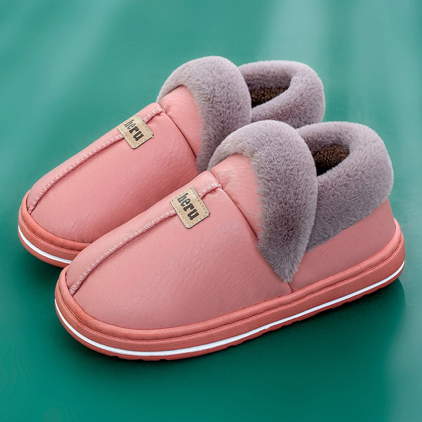 Дамски пухени пантофи с надпис 