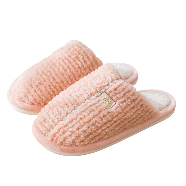 Дамски домашни чехли с емблема