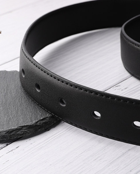 Кожен дамски колан с метална катарама