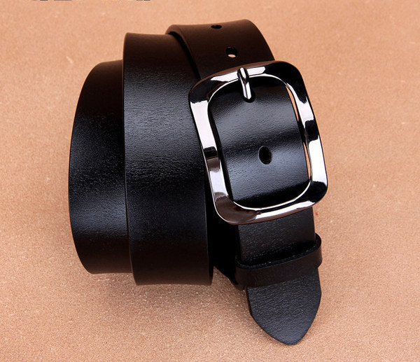 Кожен колан в два цвята