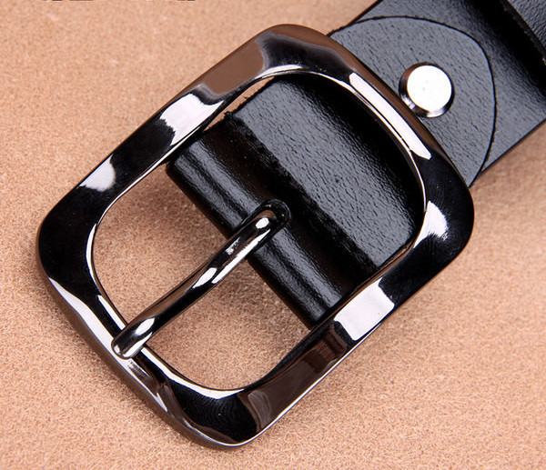 Кожен колан в два цвята