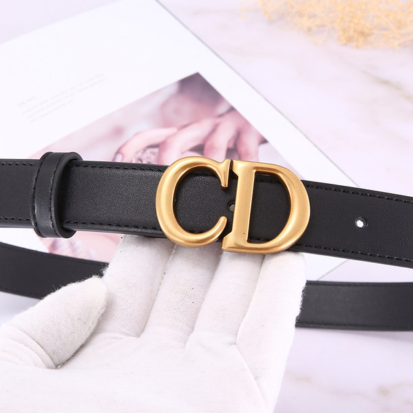 Дамски колан от кожа с метален елемент