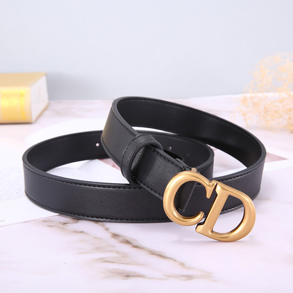 Дамски колан от кожа с метален елемент