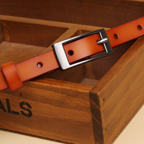 Дамски колан от изкуствена кожа с  метална катарама