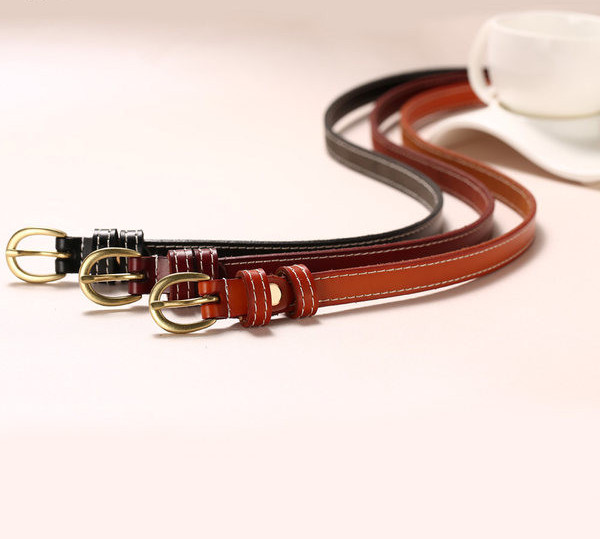 Vékony női bőr öv csattal