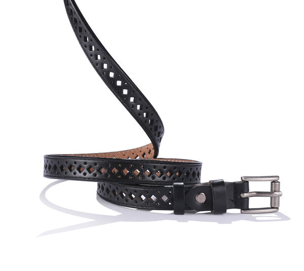 Тънък дамски колан от перфорирана еко кожа