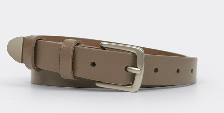 Bőr öv nőknek fém csattal