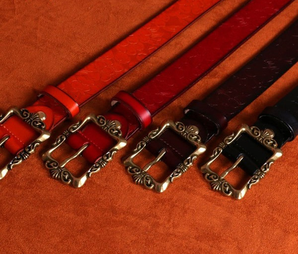 Női bőr öv fém csattal - többféle színben