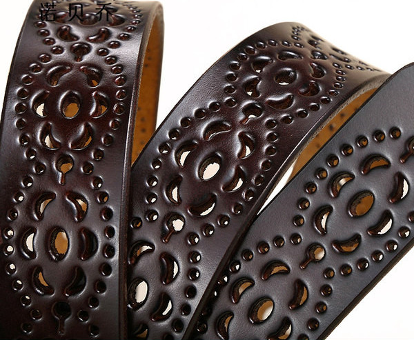 Perforált női öv fém csattal - barna színű