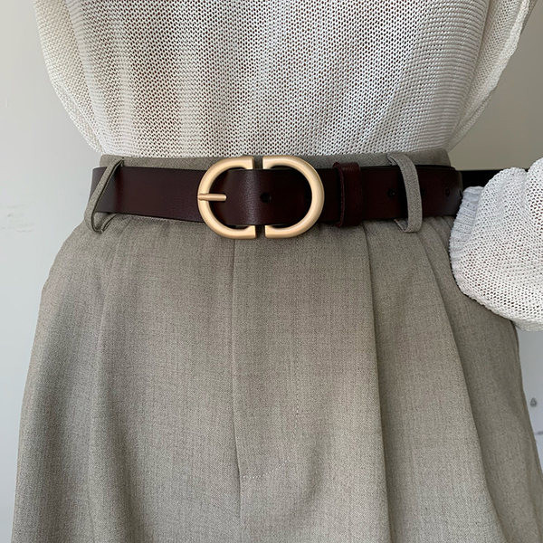 Modern bőr öv csattal