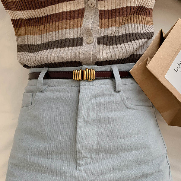 Vékony női bőr öv fém csattal