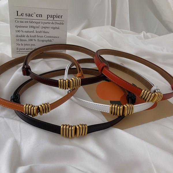 Vékony női bőr öv fém csattal