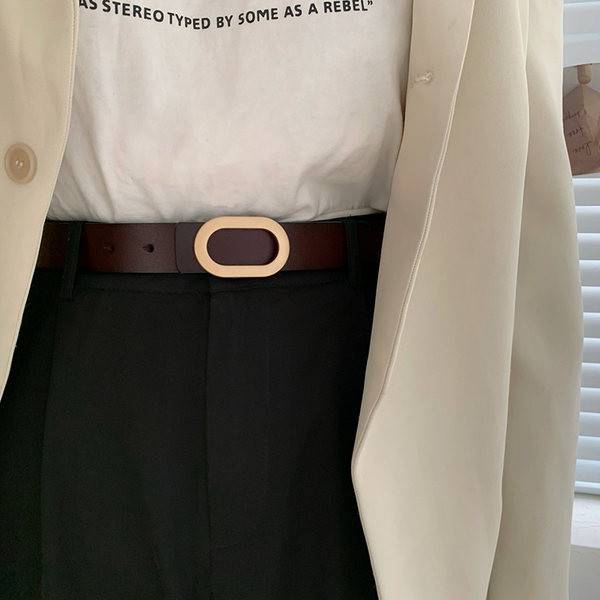 Modern női műbőr öv ovális csattal