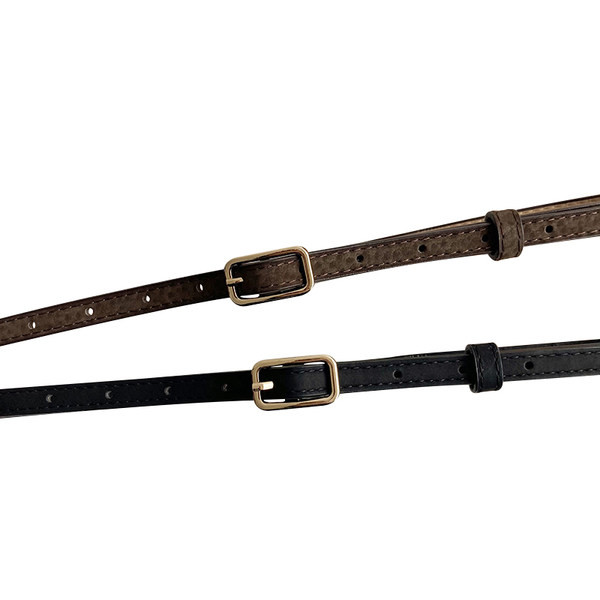 Vékony bőr öv fém csattal