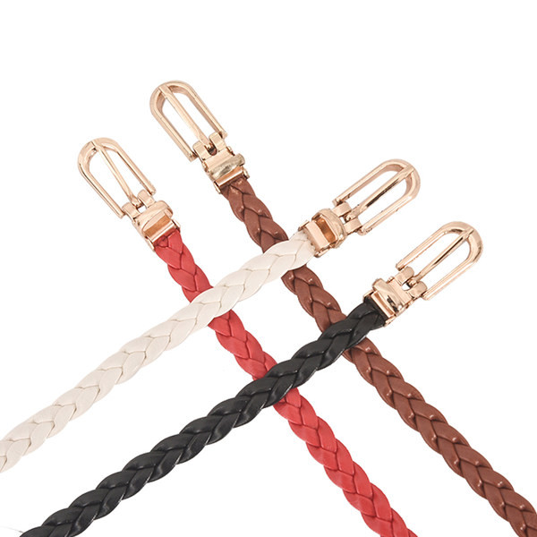 Vékony műbőr öv retro stílusban