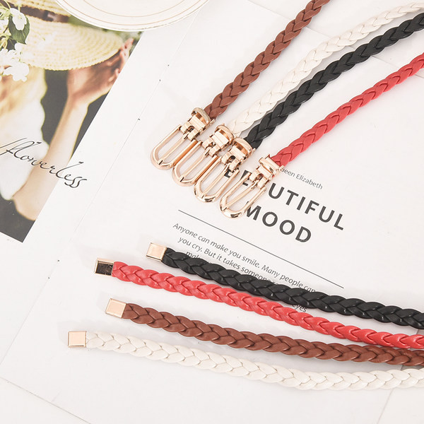 Vékony műbőr öv retro stílusban