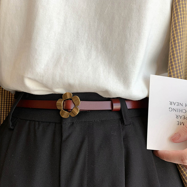 Női eco-bőr öv virágdíszítéssel