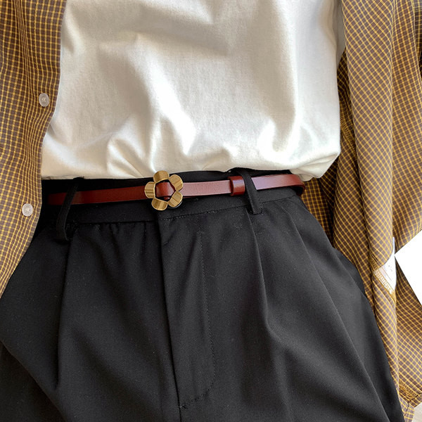 Női eco-bőr öv virágdíszítéssel