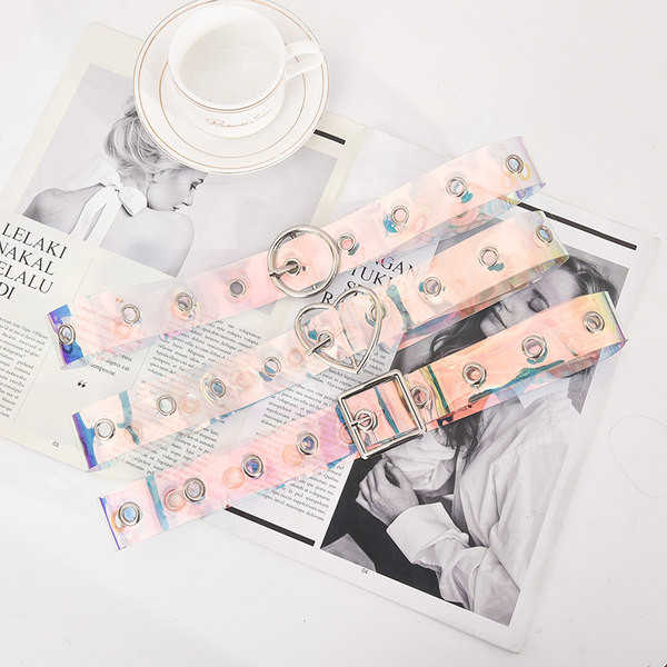 Női mindennapi öv különböző csatokkal