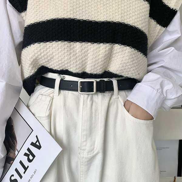 Női fekete műbőr öv szögletes csattal