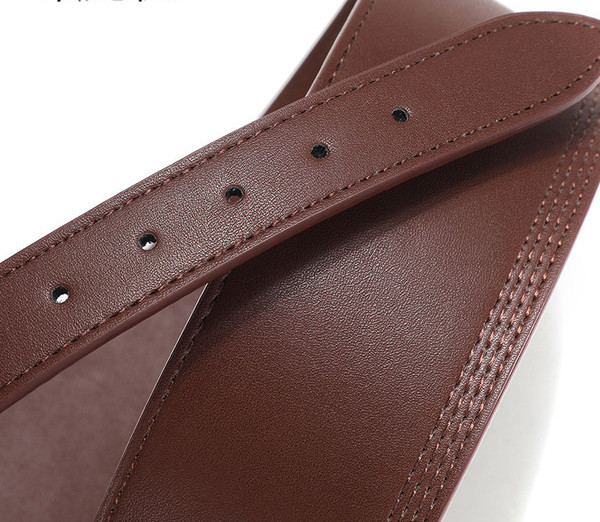 Modern széles bőr öv fém csattal