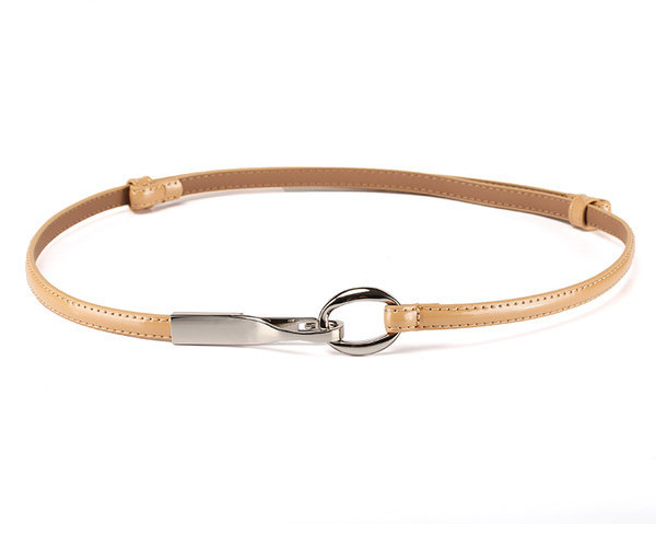 Vékony műbőr öv fém csattal