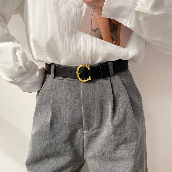 Tiszta modell női bőr öv fém csattal