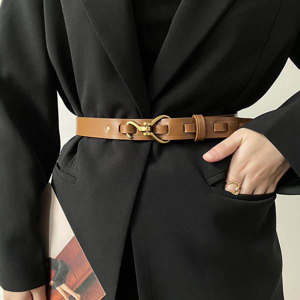 Női perforált öv fém rögzítéssel