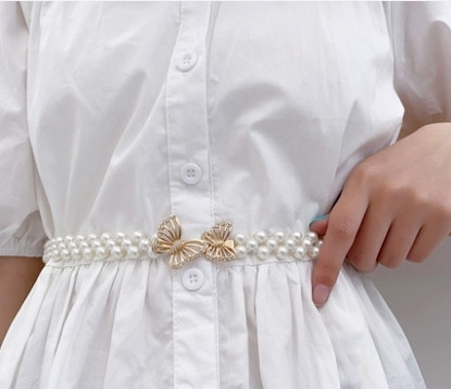 Stílusos női gyöngyöv különböző modellekben