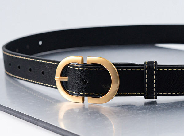 Női bőr öv arany színű kerek csattal