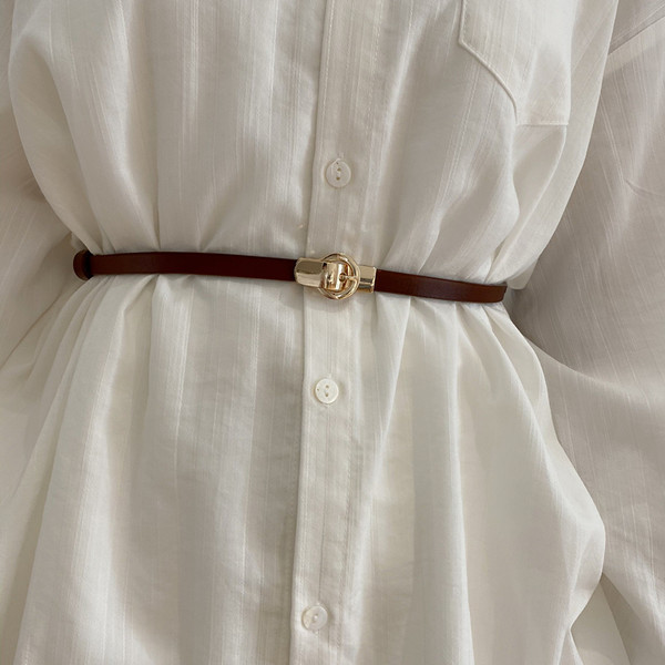 Vékony női öv nem szabványos rögzítéssel